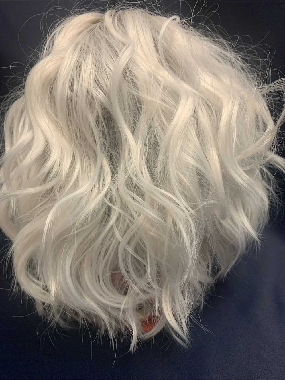 Chic White Grey Textured Wavy Bob Wig Shoulder Length Synthetic Beach Waves